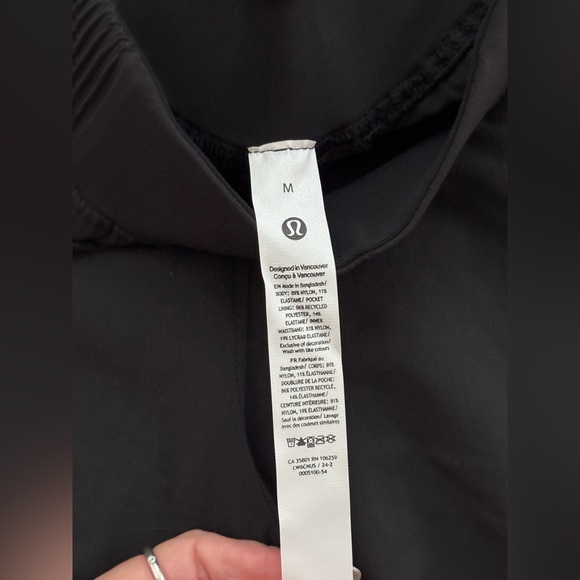 NWT lululemon athletica Stretch Woven Wide-Leg High-Rise Crop Pant - Picture 8 of 10